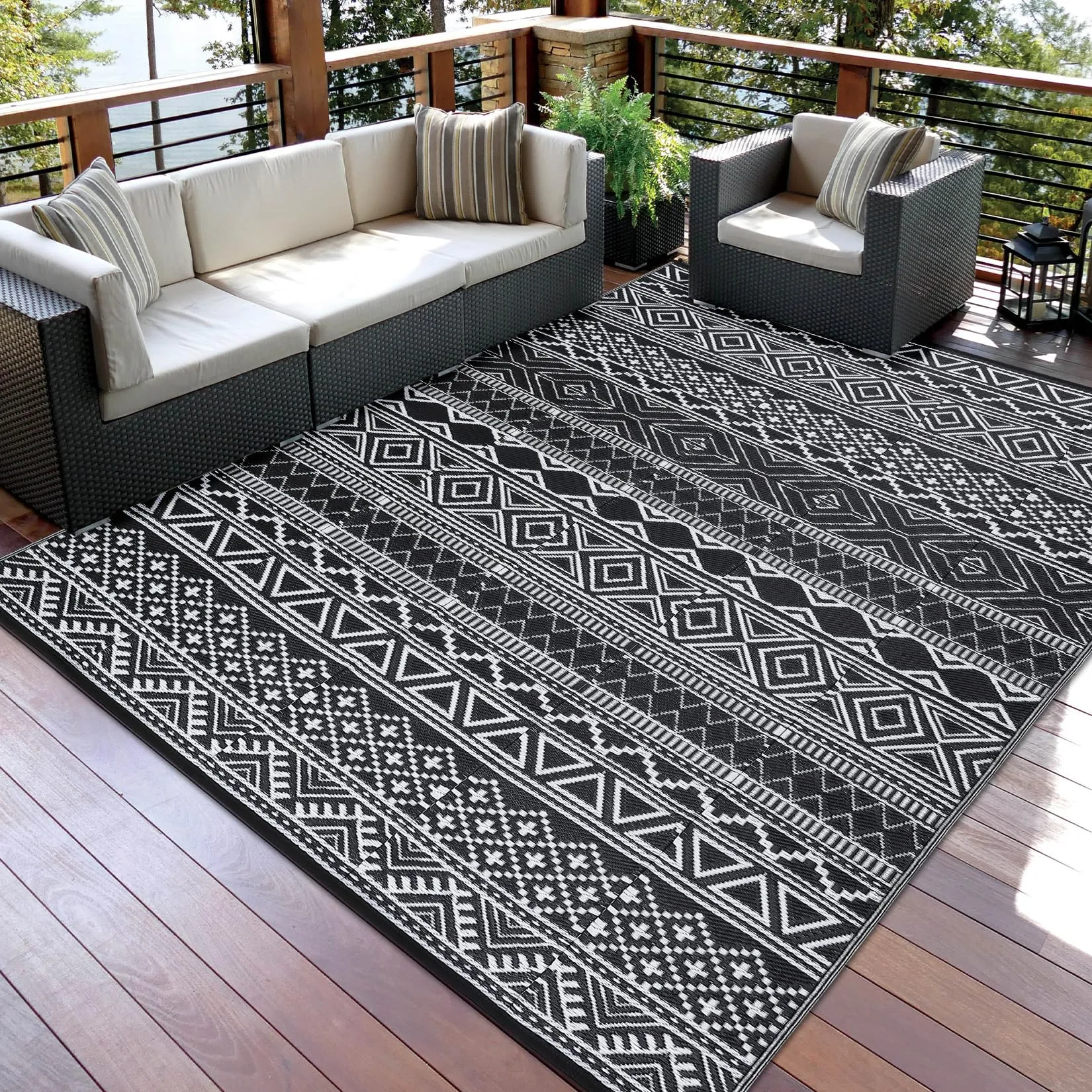 GARVEE Outdoor Rug 6x9 Waterproof Patio Rug Mat Geometric Rug Plastic Straw Outside Rug for RV Camping Picnic Reversible Rug Modern Clearance for Deck, Beach, Black/White